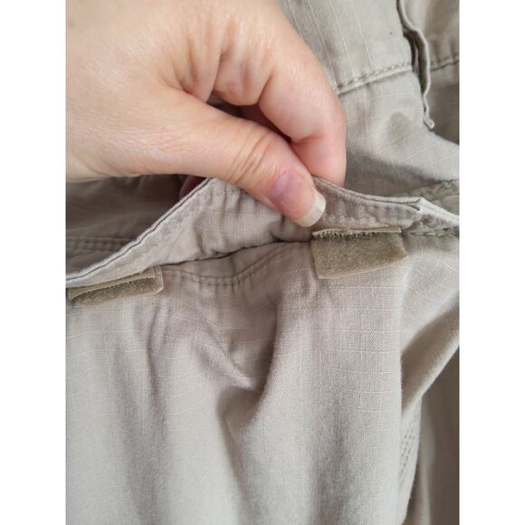 Carhartt khaki colored work cargo 10 pocket Force pants - Picture 6 of 9